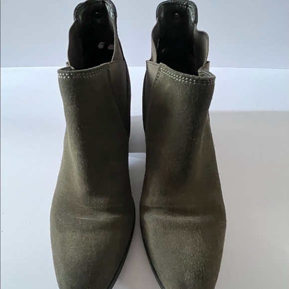 Khaki Green Guess Booties - Picture 3 of 3